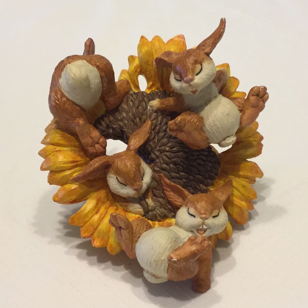 Hard Resin Sunflower with Five Bunnies